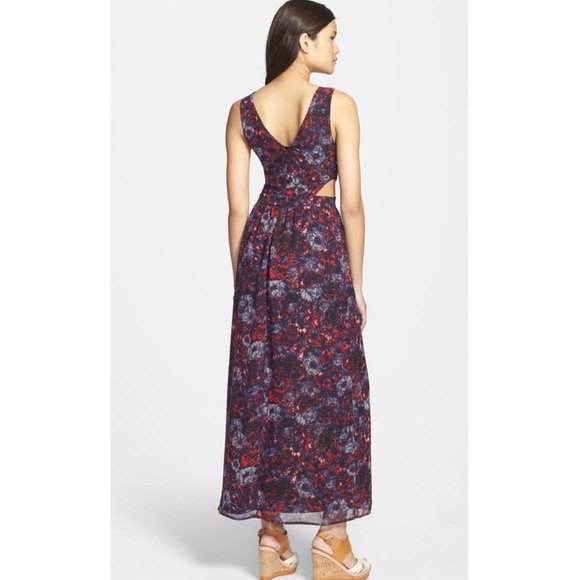 🌺Floral Print Side Cutout Maxi Dress🌺 - Picture 4 of 8